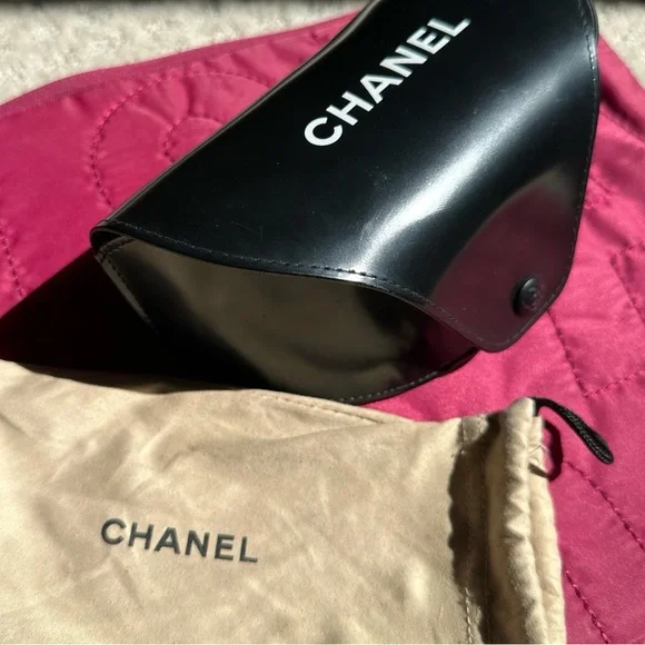 Chanel 4126 c.125/73 120 Quilted Arms Shield Sunglasses m28941433534_1.jpg main image 4